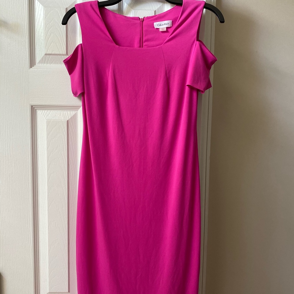 Pink Calvin Klein size 4 dres